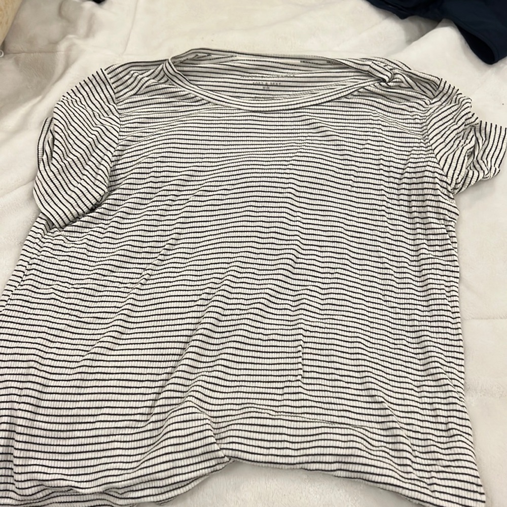 small white top w/ stripes american eagle